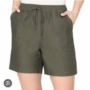 Tahari Pull on Cotton Short